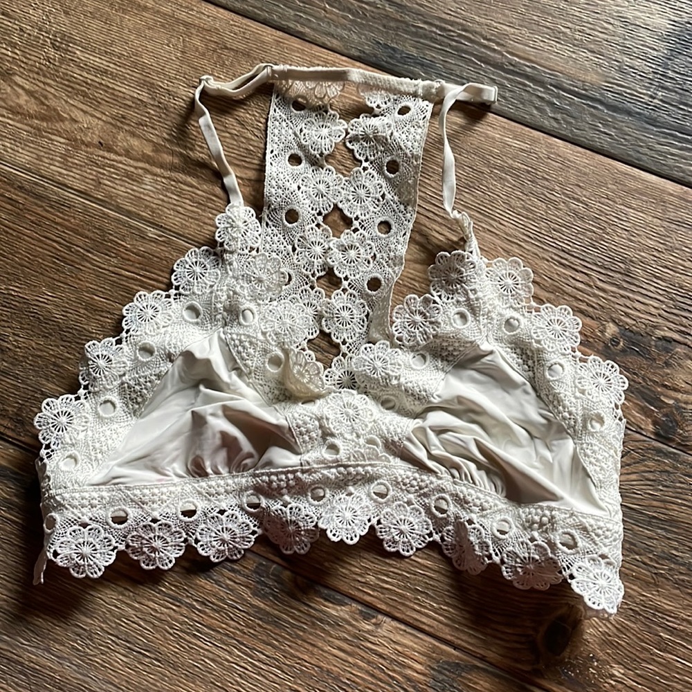 Aerie Daisy chain white bralette bra M/L